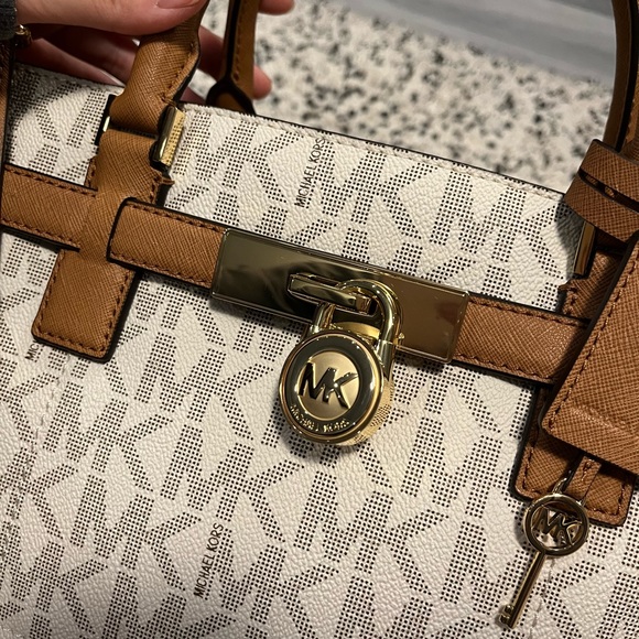 Authentic Brand New Michael Kors Handbag - Picture 2 of 8